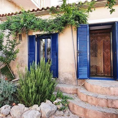Traditional Hillside Cottage Гитио Екстериор снимка